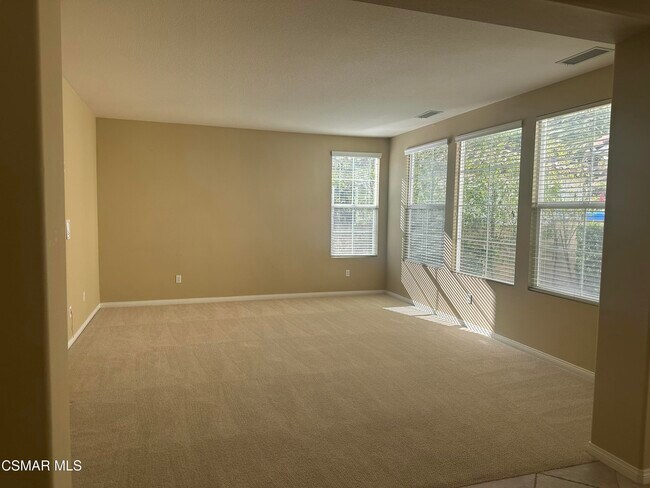 Building Photo - 3073 Heavenly Ridge St