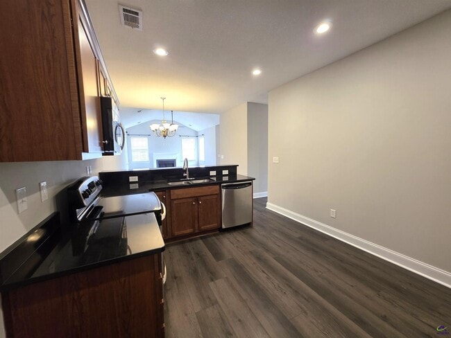 Building Photo - 412 Nandina Ct
