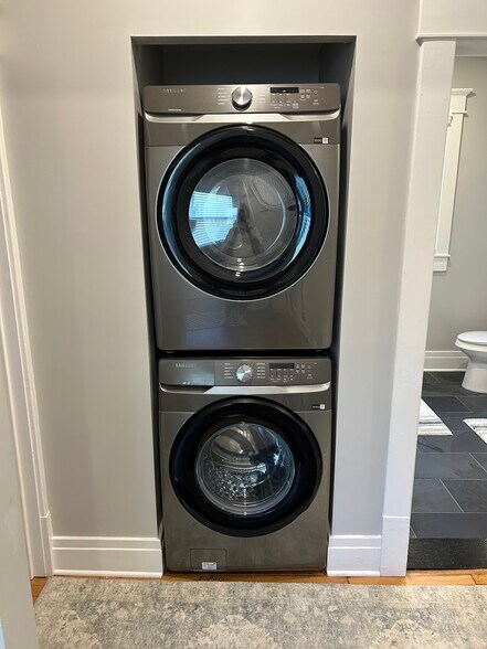 In-unit Washer/Dryer - 448 Crescent Ave