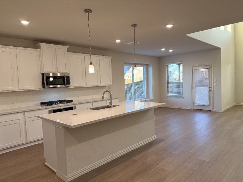 Building Photo - 1312 Staffords Pt