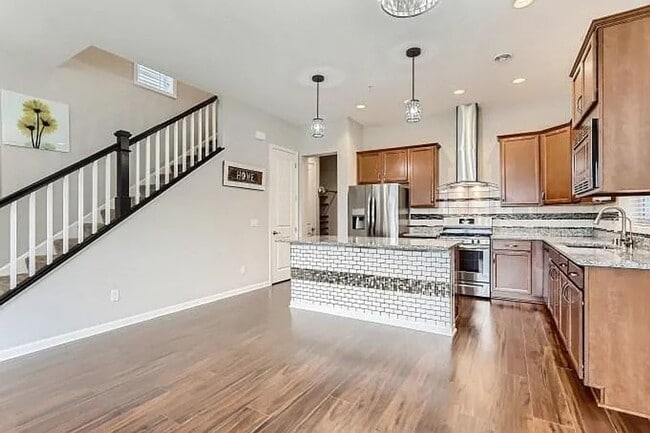 Building Photo - Beautiful Updated Townhouse- Maple Grove- Available Now!