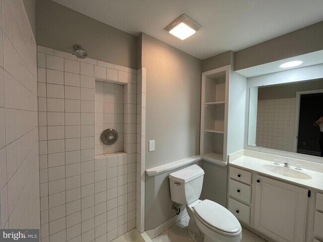 Building Photo - 9440 Flowerden Ln