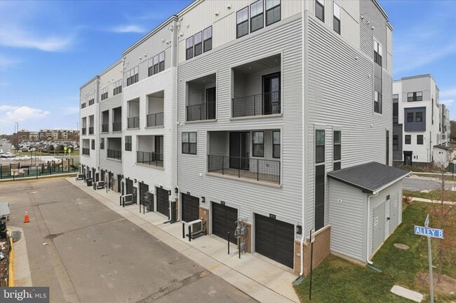 Building Photo - 4768 Sully Pt Ln