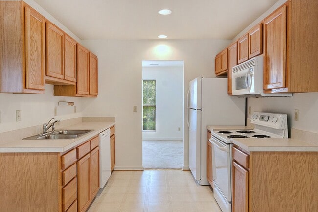 Building Photo - 119 Waterbury Ct