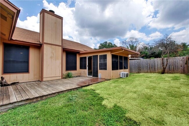 Building Photo - 1713 Woodwind Ln