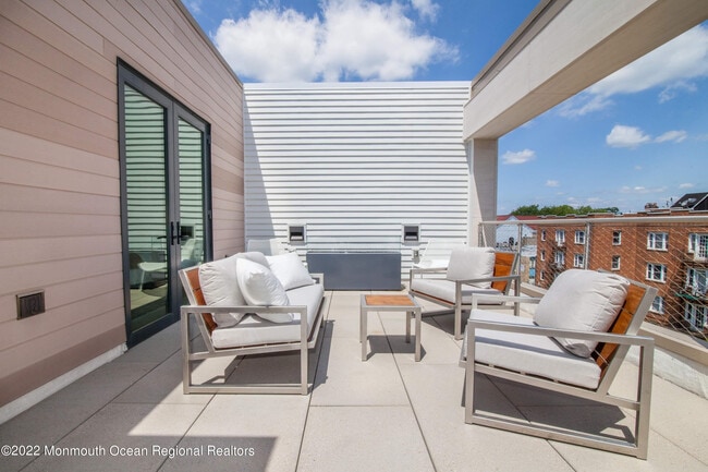 Building Photo - 601 Heck St