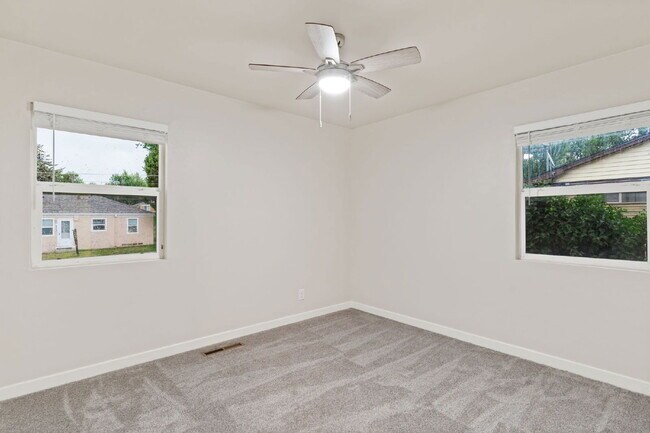Building Photo - 1220 Janes Ln