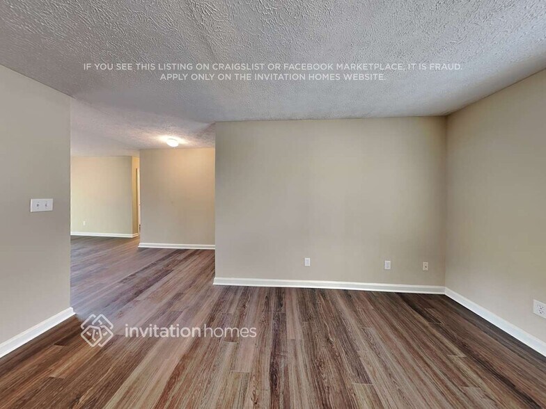Building Photo - 110 Cartway Ln