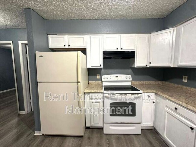 Building Photo - 8304 N Mulberry St