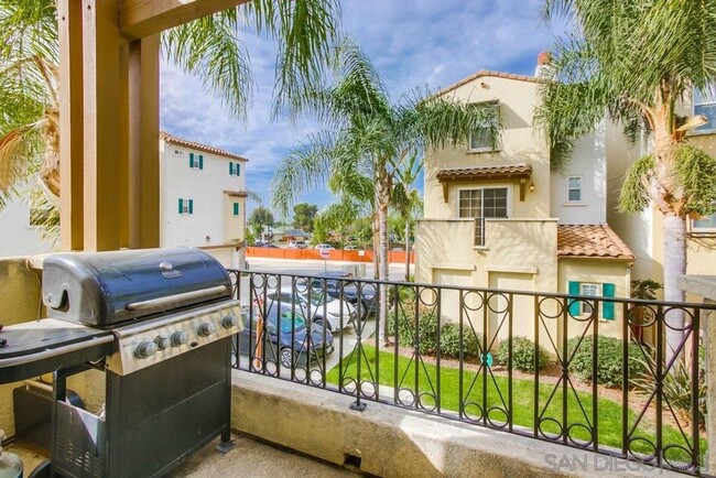 Building Photo - Beautiful 3 BD, 3.5 BA Detached Townhouse ...