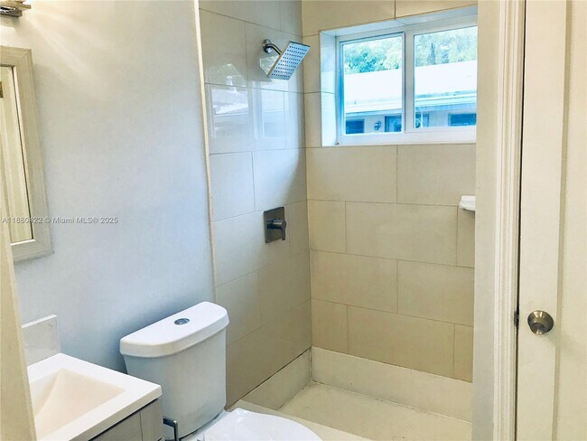 Building Photo - 1949 Funston St