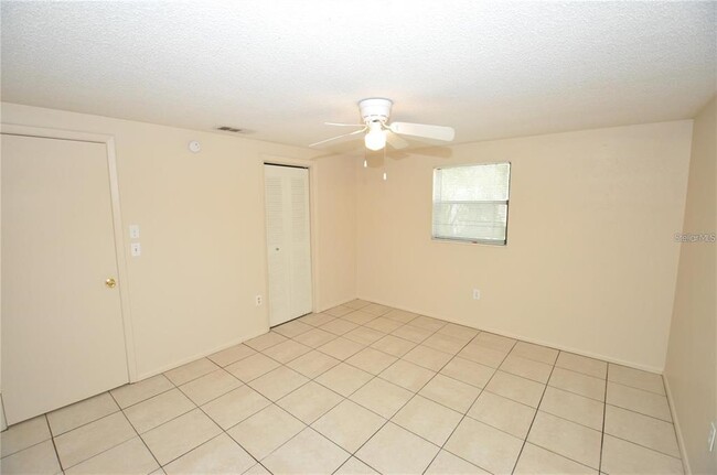 Building Photo - 1702 Holly Rd
