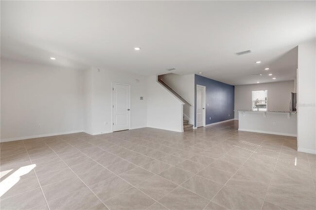 Building Photo - 2725 Silver Canoe Dr