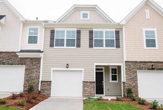 Primary Photo - Beautiful 3 Bedroom 2.5 Bathroom Townhome ...