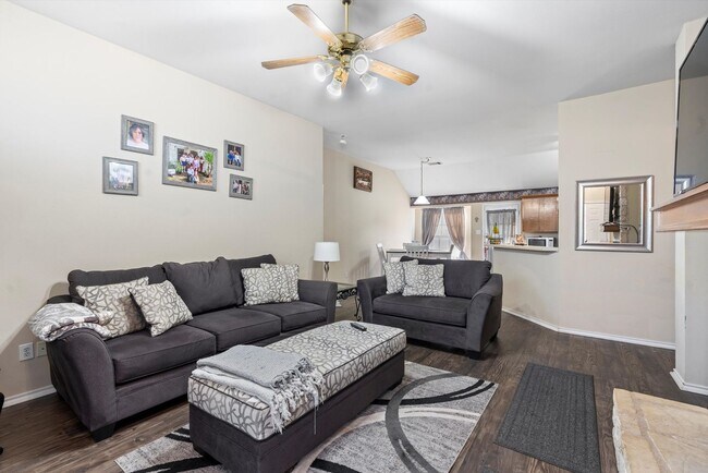 Building Photo - Large 3-Bedroom Home in West Round Rock!