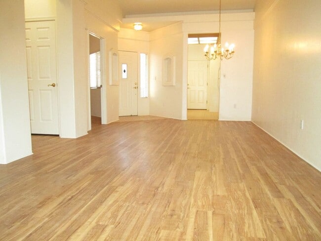 Building Photo - Unfurnished - 1 Year Rental