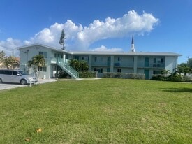 Building Photo - Driftwood Villas Apartments