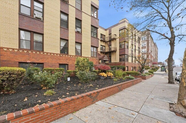 Building Photo - 6035 JFK Blvd E