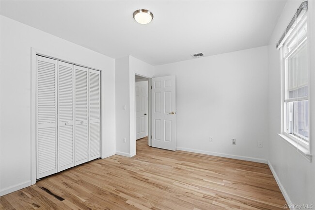 Building Photo - 1618 Morningview Dr