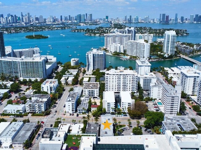 Building Photo - 1615 West Ave