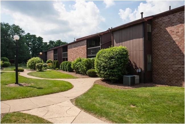 Building Photo - 7461 Quail Hollow St NW
