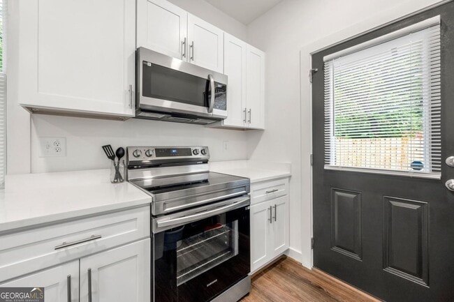 Building Photo - 1096 Wedgewood Dr NW