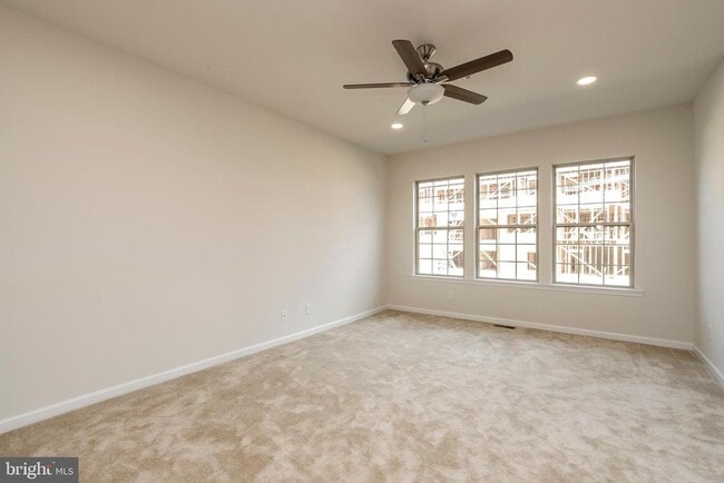 Building Photo - 9 Nicklaus Dr