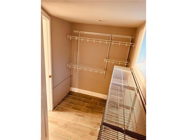 Building Photo - 10701 Vincent Ave S