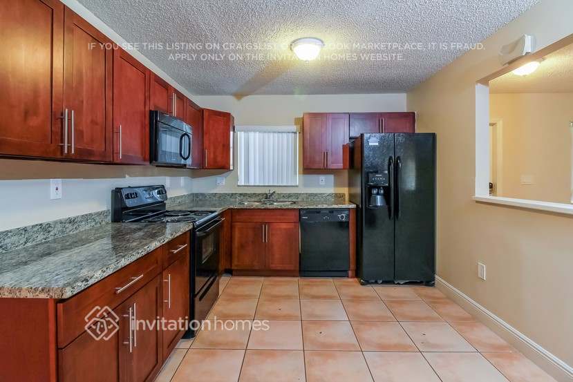 Building Photo - 18118 SW 154 Ct