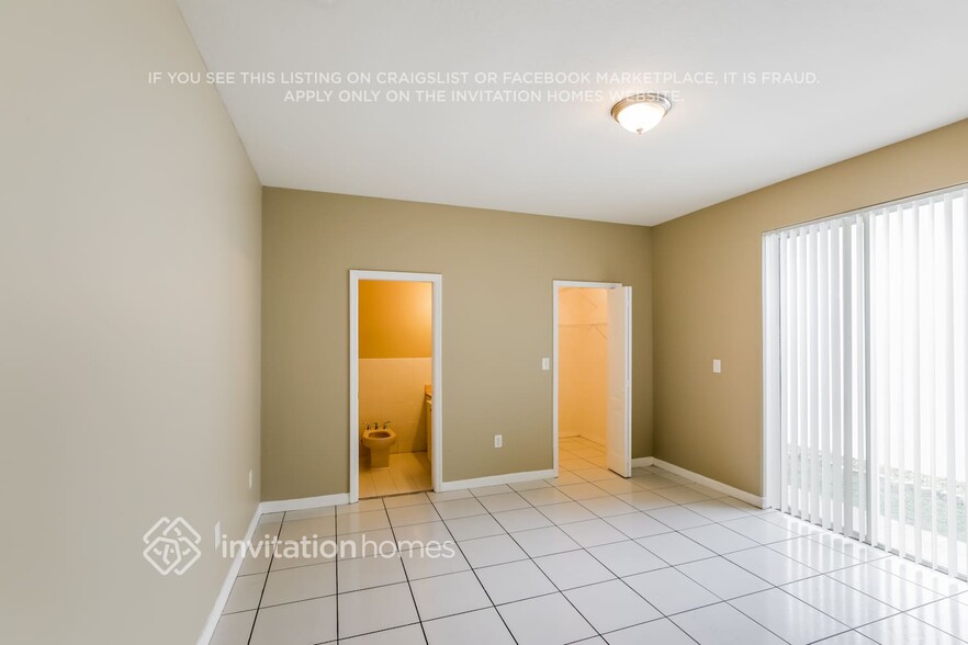 Building Photo - 16880 SW 141st Ct