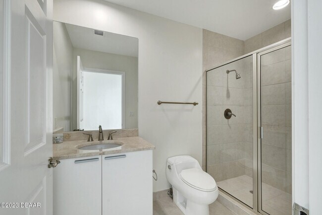 Building Photo - 241 Riverside Dr
