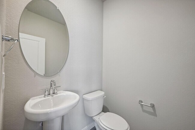 Building Photo - 706 Hemingway Ln