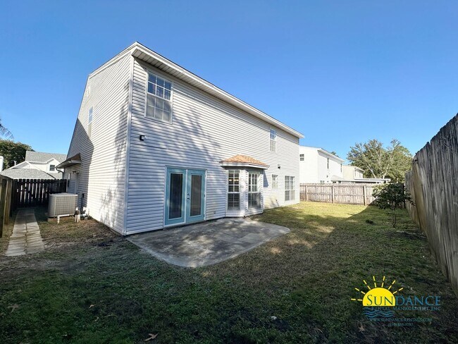 Building Photo - Stunning 4 Bedroom Mary Esther Home, minut...