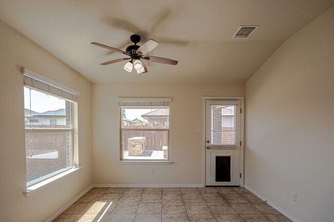 Building Photo - 3 Bed 2 Bath in Jarrell