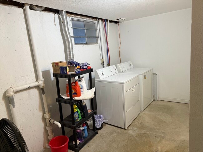 Building Photo - 4449 E 107th St