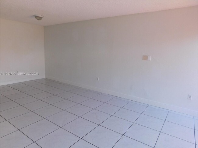 Building Photo - 14211 Kendale Lakes Cir