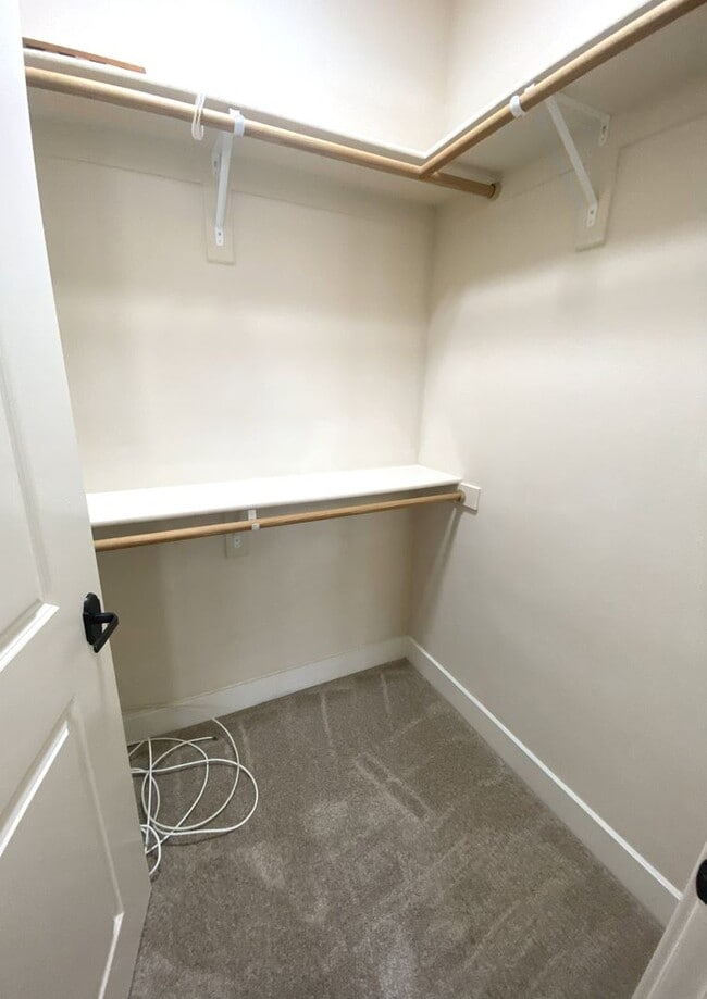 Building Photo - Updated 1 bedroom 55+ Community across from Wilson Park!