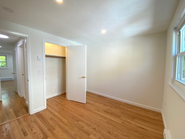 Building Photo - 197 W Wyoming Ave