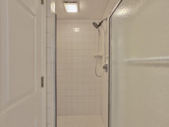 Building Photo - 3208 Castle Ct