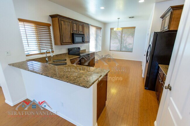 Building Photo - 8039 W Alex Ave