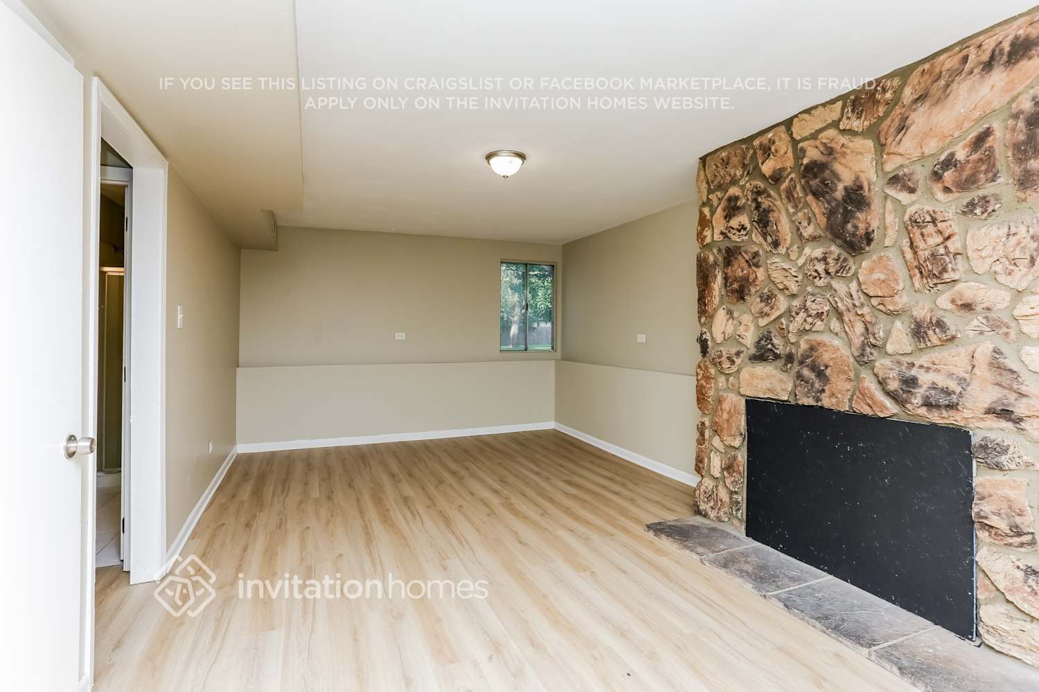 Building Photo - 953 Surrey Ct