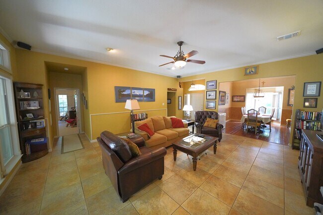 Building Photo - Gorgeous Home in the Coveted Greenshire Subdivision - Realtor Commission: $400