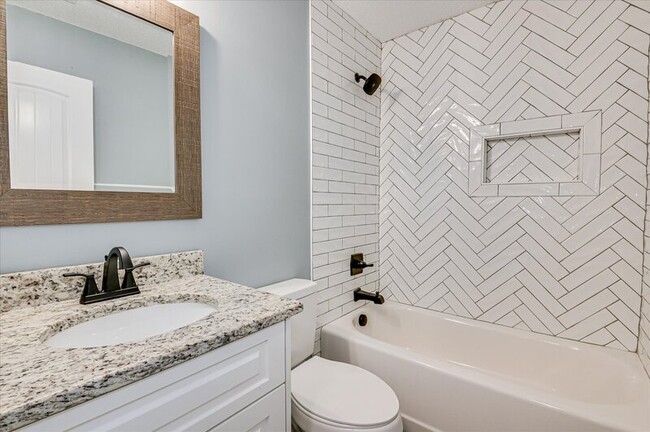 Building Photo - 2572 Tara Heights Cir