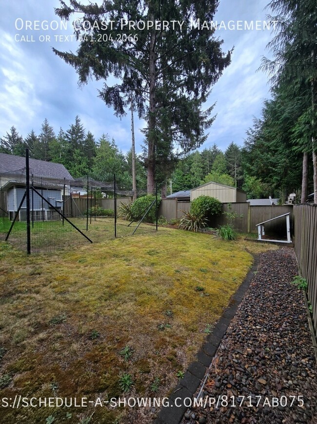 Building Photo - 520 Pettinger St