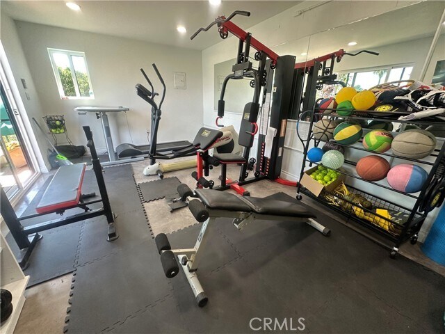 Building Photo - 7930 Vulcan Dr