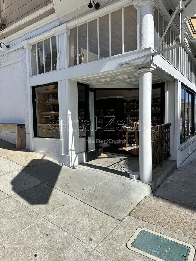 Building Photo - 1604 Jones St