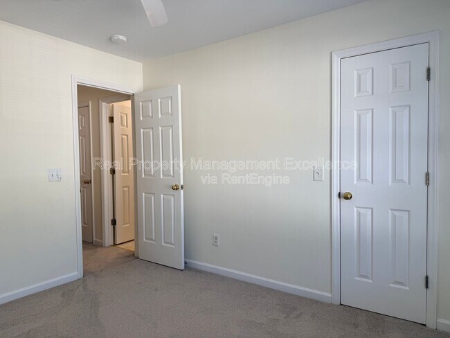 Building Photo - 12 Red Ln