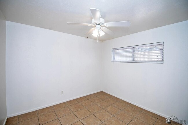 Building Photo - 250 W Catalina Dr