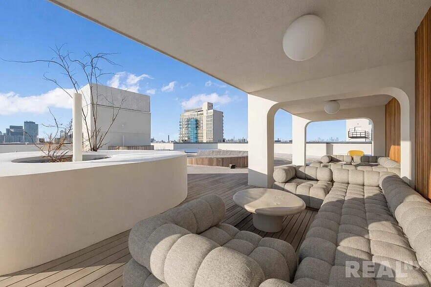 Building Photo - 953 Dean St