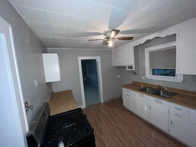 Building Photo - 511 Berlin Ave